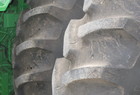 2011 John Deere 7230R