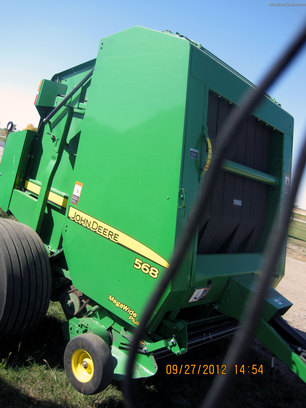2011 John Deere 568