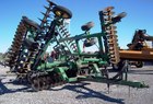 2004 John Deere 637