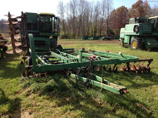  John Deere 230