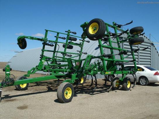 2011 John Deere 2410