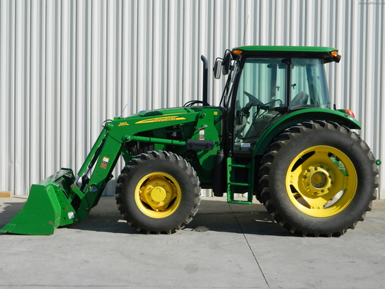 2011 John Deere 6130D
