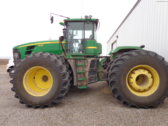 2011 John Deere 9530