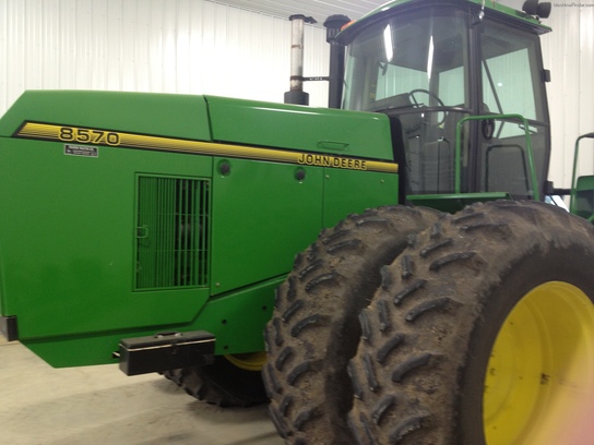 1996 John Deere 8570