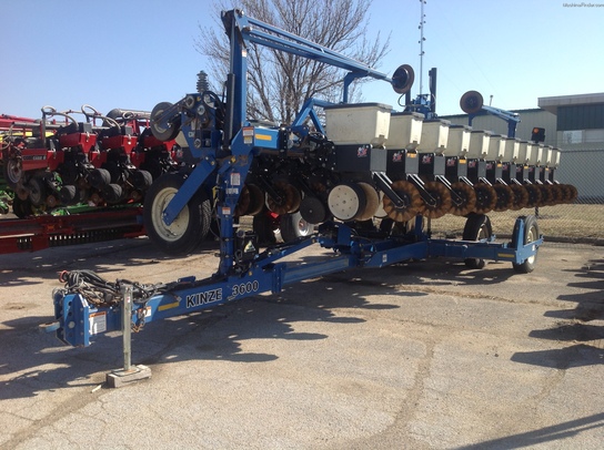 2006 Kinze 3600