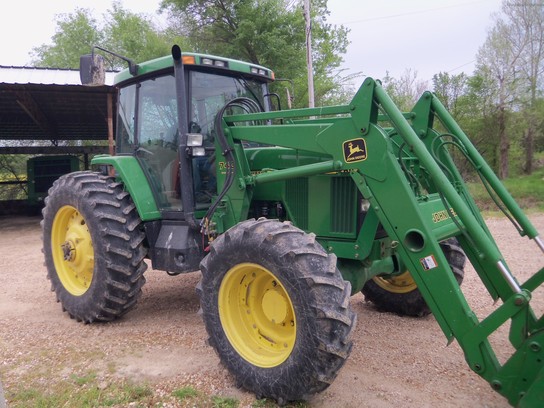 2001 John Deere 7410