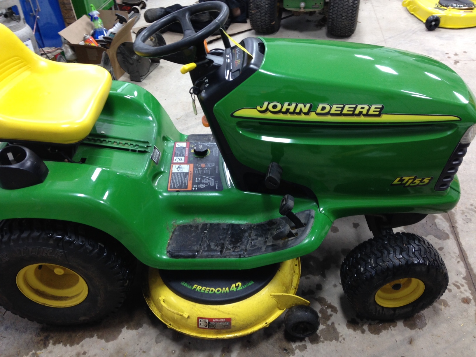 2001 John Deere LT155 Lawn & Garden and Commercial Mowing John Deere