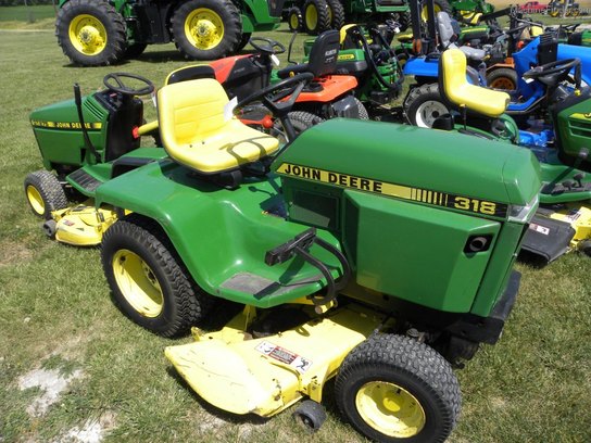  John Deere 318