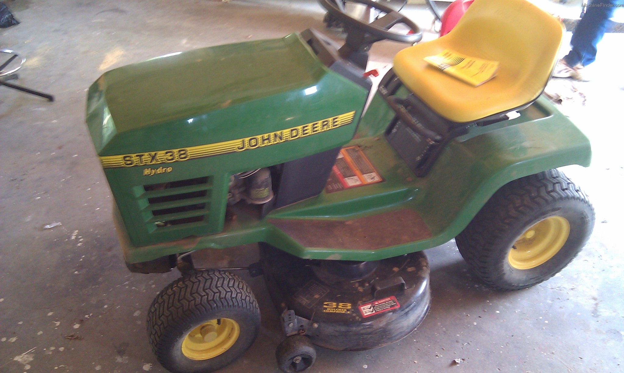 1994 John Deere STX38 Lawn & Garden and Commercial Mowing John Deere