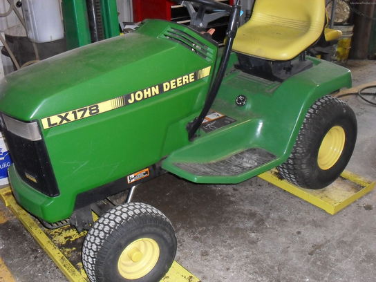 1993 John Deere LX178