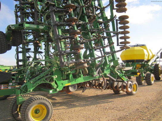 2011 John Deere 1835/1910