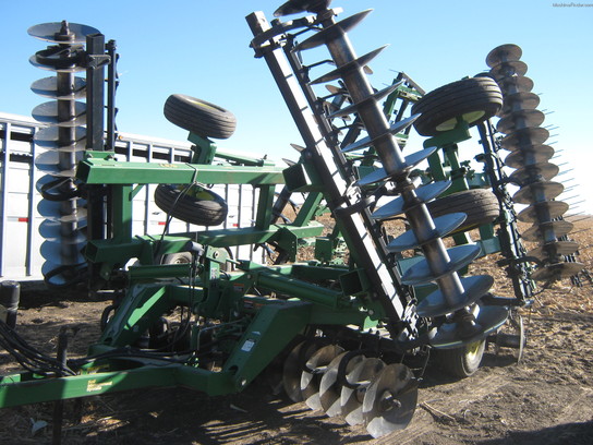 2003 John Deere 637