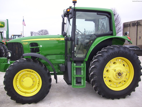 2012 John Deere 7330