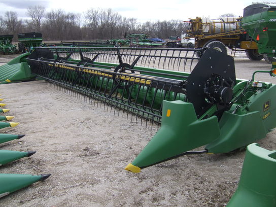 2000 John Deere 930