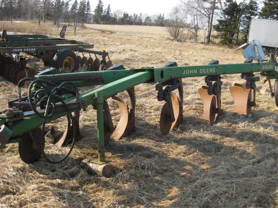  John Deere 2000
