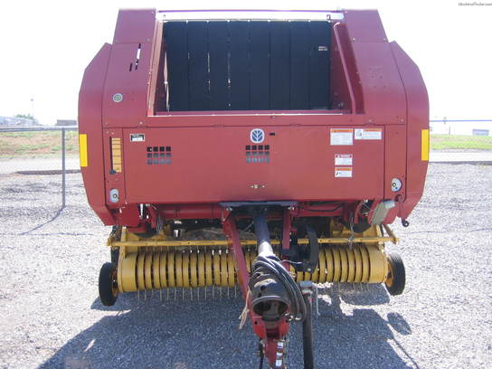 2003 New Holland br780