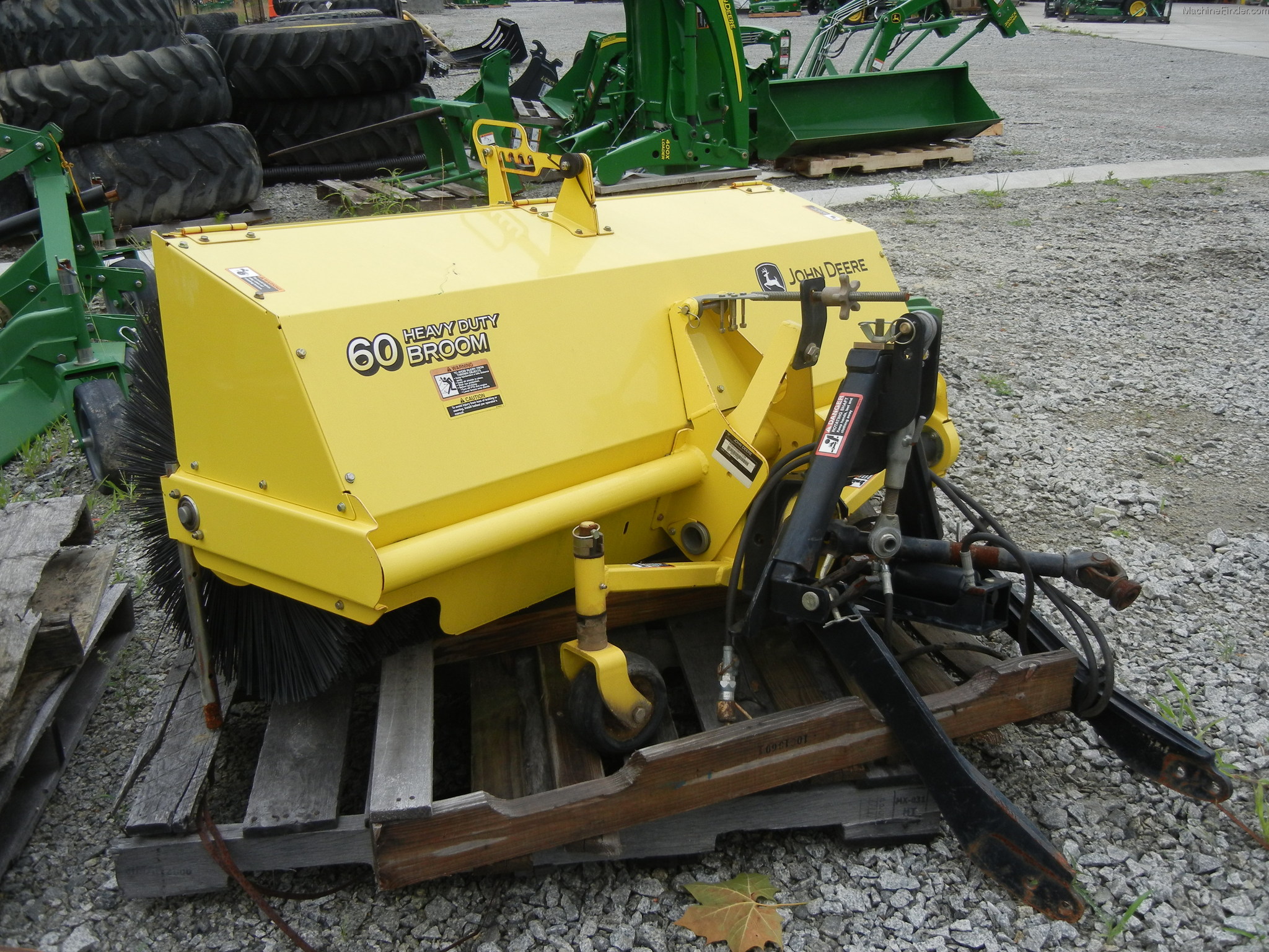 John Deere 60 broom Broom / Sweeper John Deere MachineFinder