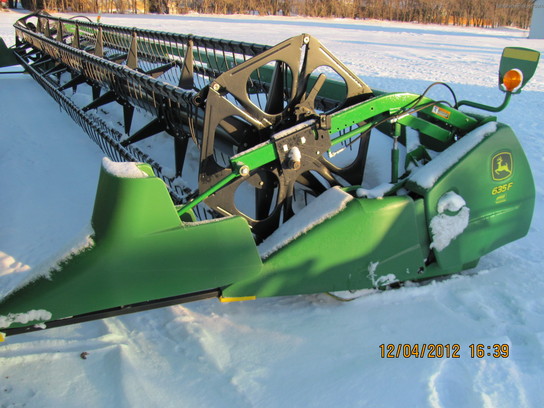 2012 John Deere 635F