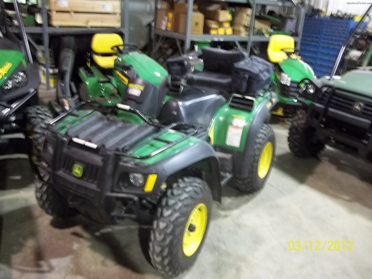 2004 John Deere BUCK