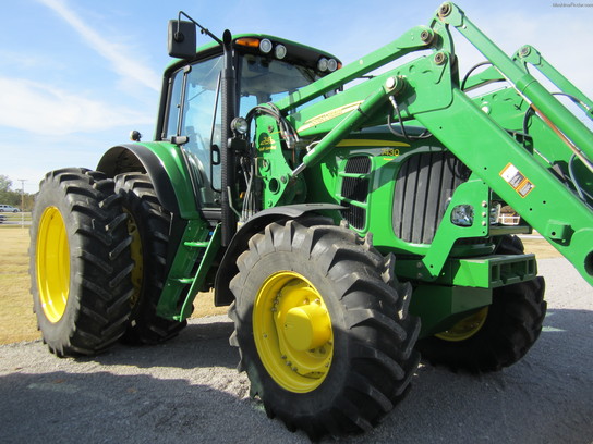 2008 John Deere 7430