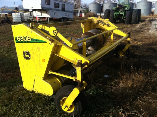  John Deere 630B