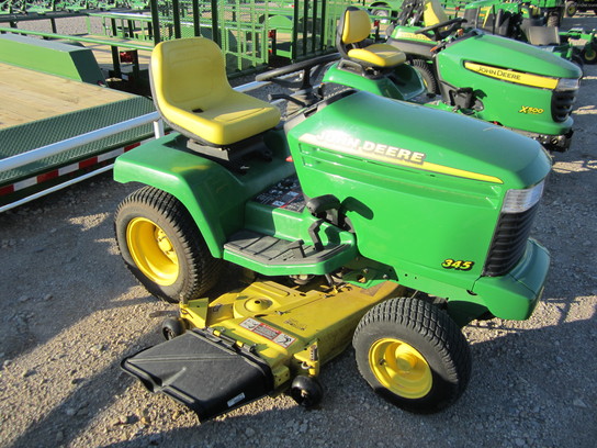 2000 John Deere 345