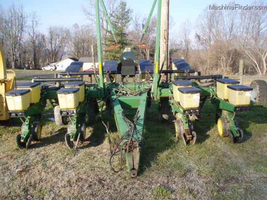 1996 John Deere 7200