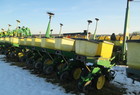 1993 John Deere 7200 Conservation