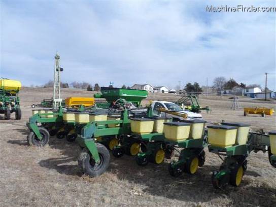  John Deere 7300 12R36  PLANTER, COULTERS, INSECTIDE BOXES, LIFT ASSIST WHEELS
