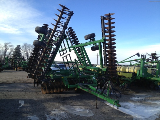 2006 John Deere 637