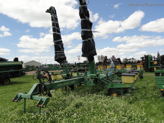  John Deere 7000