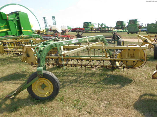  John Deere 670