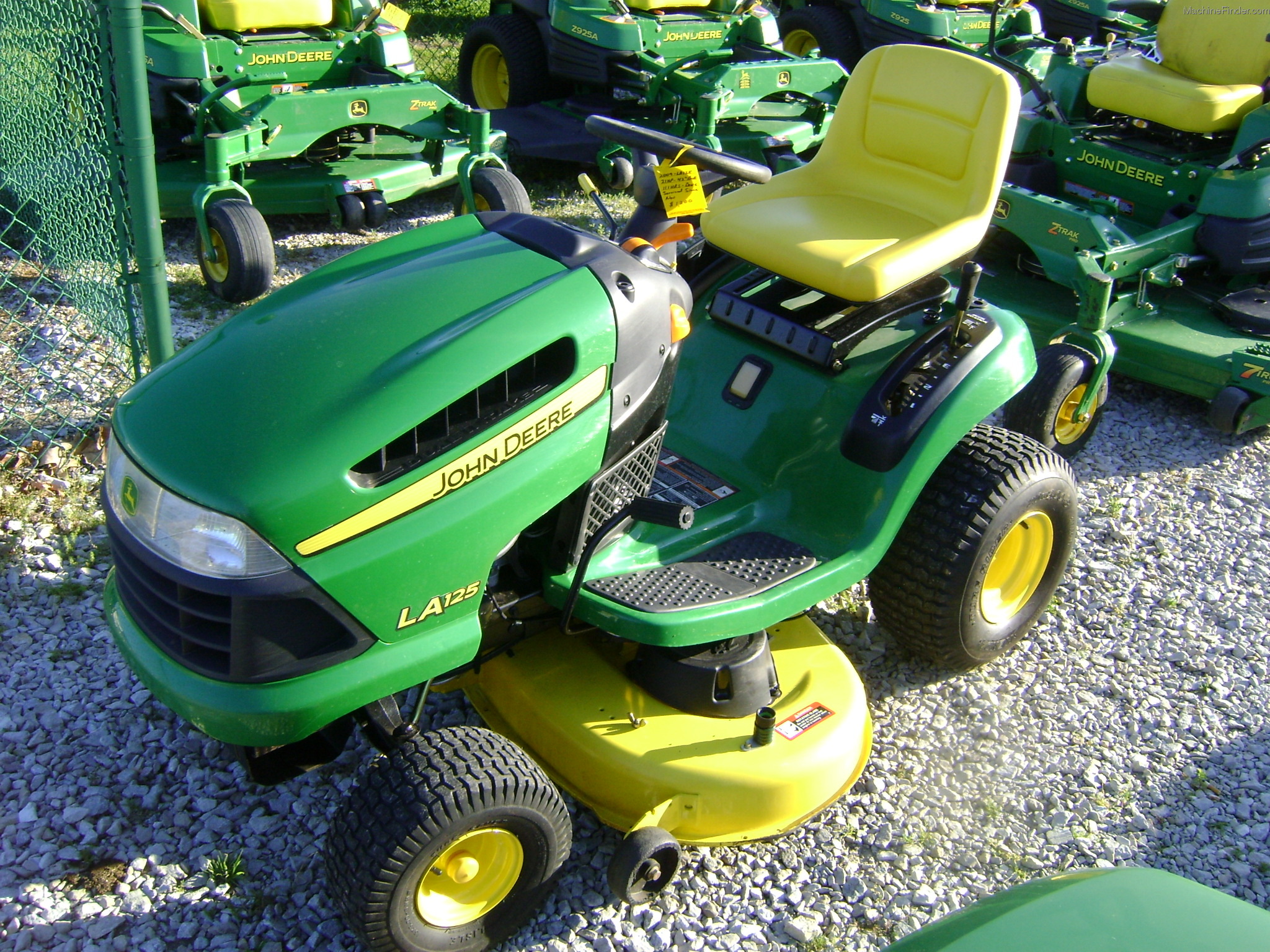John Deere La125 Lawn Tractor