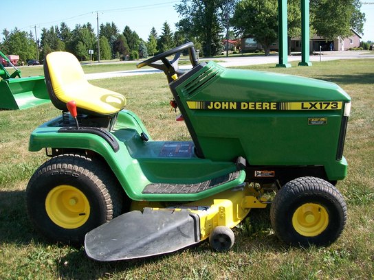 1996 John Deere LX173