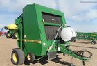 2000 John Deere 566