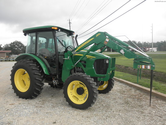 2011 John Deere 5083E