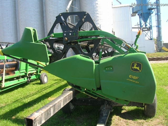 2004 John Deere 618F