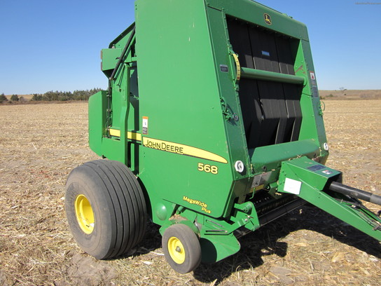 2009 John Deere 568
