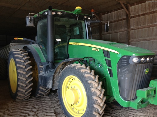 2010 John Deere 8320R