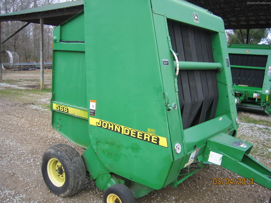 1998 John Deere 566