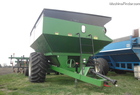 1996 Unverferth 7000