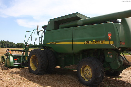 2005 John Deere 9560STS