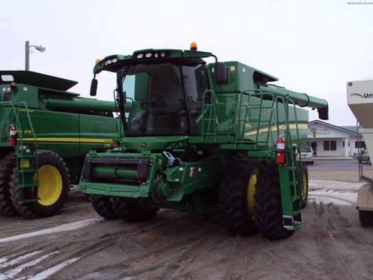 2012 John Deere S670