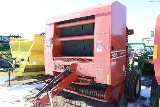 2005 Hesston 956A