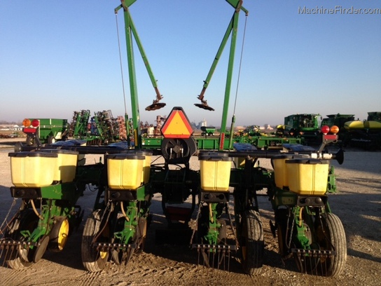  John Deere 7200