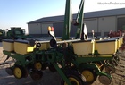  John Deere 7200