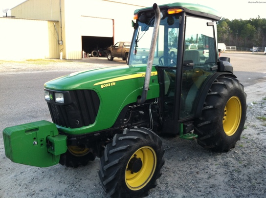 2009 John Deere 5093EN