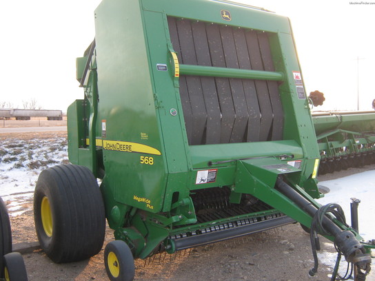 2010 John Deere 568