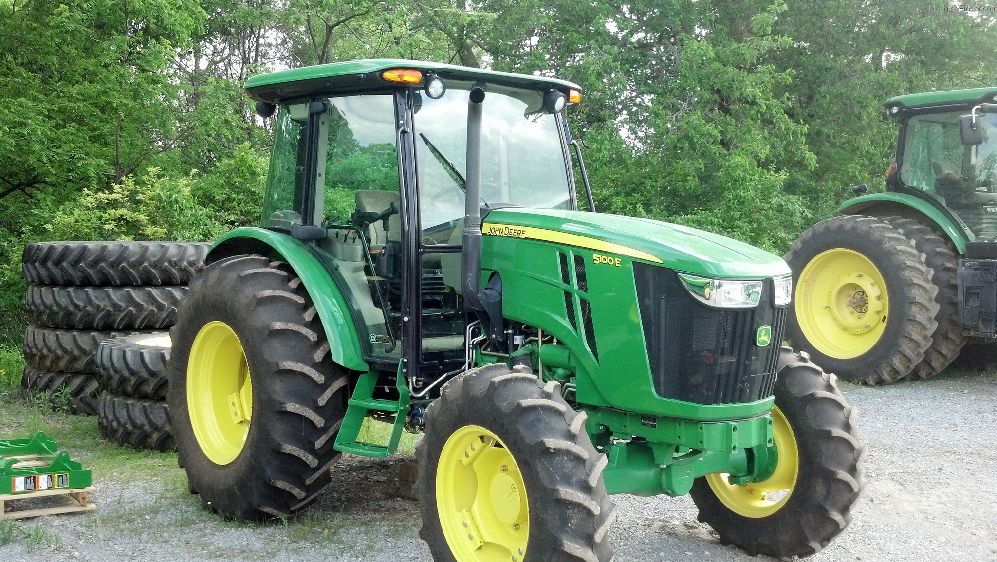 2013 John Deere 5100E Tractors - Utility (40-100hp) - John Deere