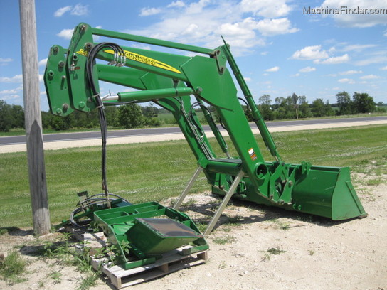  John Deere 843